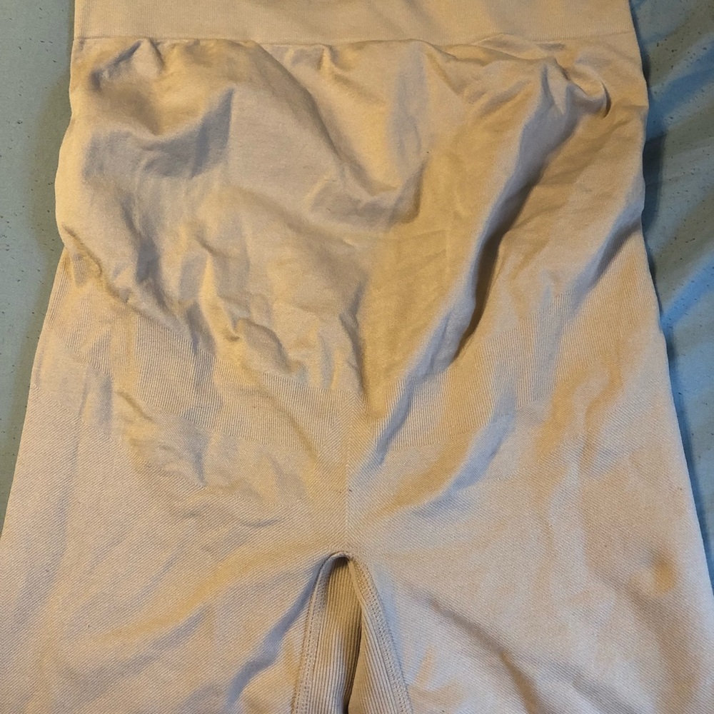 Motherhood Maternity Shapeware Shorts L XL